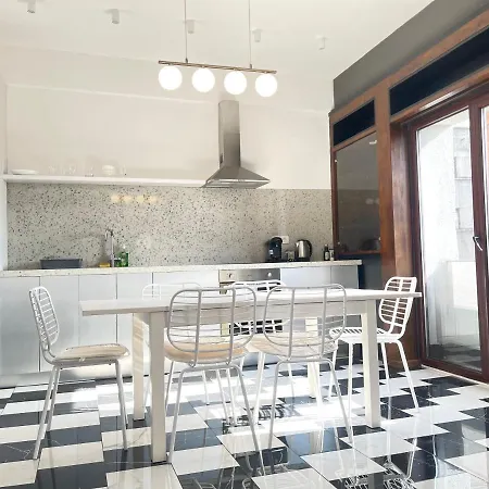 Elegant Two Bedrooms 公寓 *