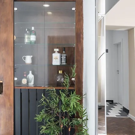 Elegant Two Bedrooms 公寓 *