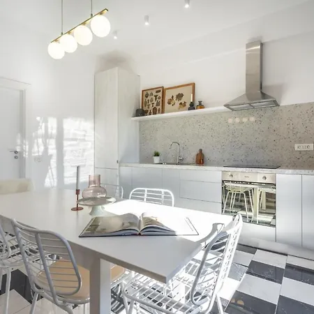 Elegant Two Bedrooms Bucharest