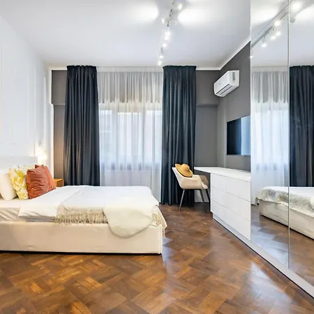 Elegant Two Bedrooms Bucharest