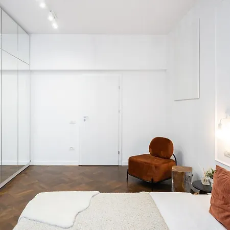 דירה Elegant Two Bedrooms בוקרשט