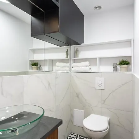 Elegant Two Bedrooms 公寓 *