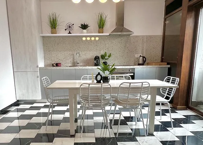 Elegant Two Bedrooms Apartman Bukarest