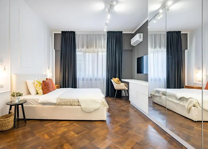 Elegant Two Bedrooms Bukareszt