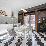 アパート Elegant Two Bedrooms