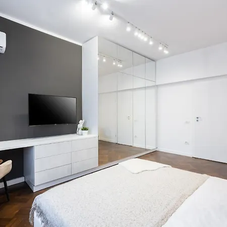 Elegant Two Bedrooms Bucharest
