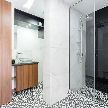 Elegant Two Bedrooms Bucharest