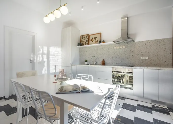 Elegant Two Bedrooms Bucarest